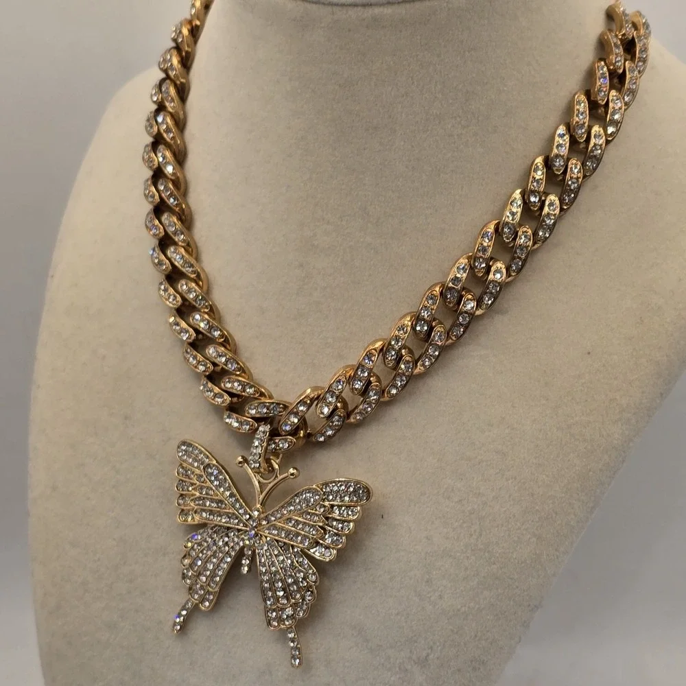 Gold Tone‎ Crystal Butterfly Necklace Adjustable Slider Pavé Chain Statement